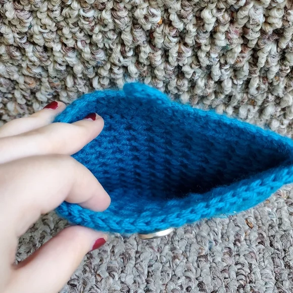 SOLD🛍Bright Blue Butterfly Crocheted Bag - Picture 6 of 10